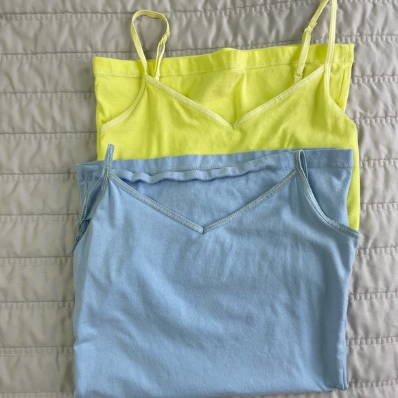 Aeropostale Tops - Aeropostale V-Neck Camis